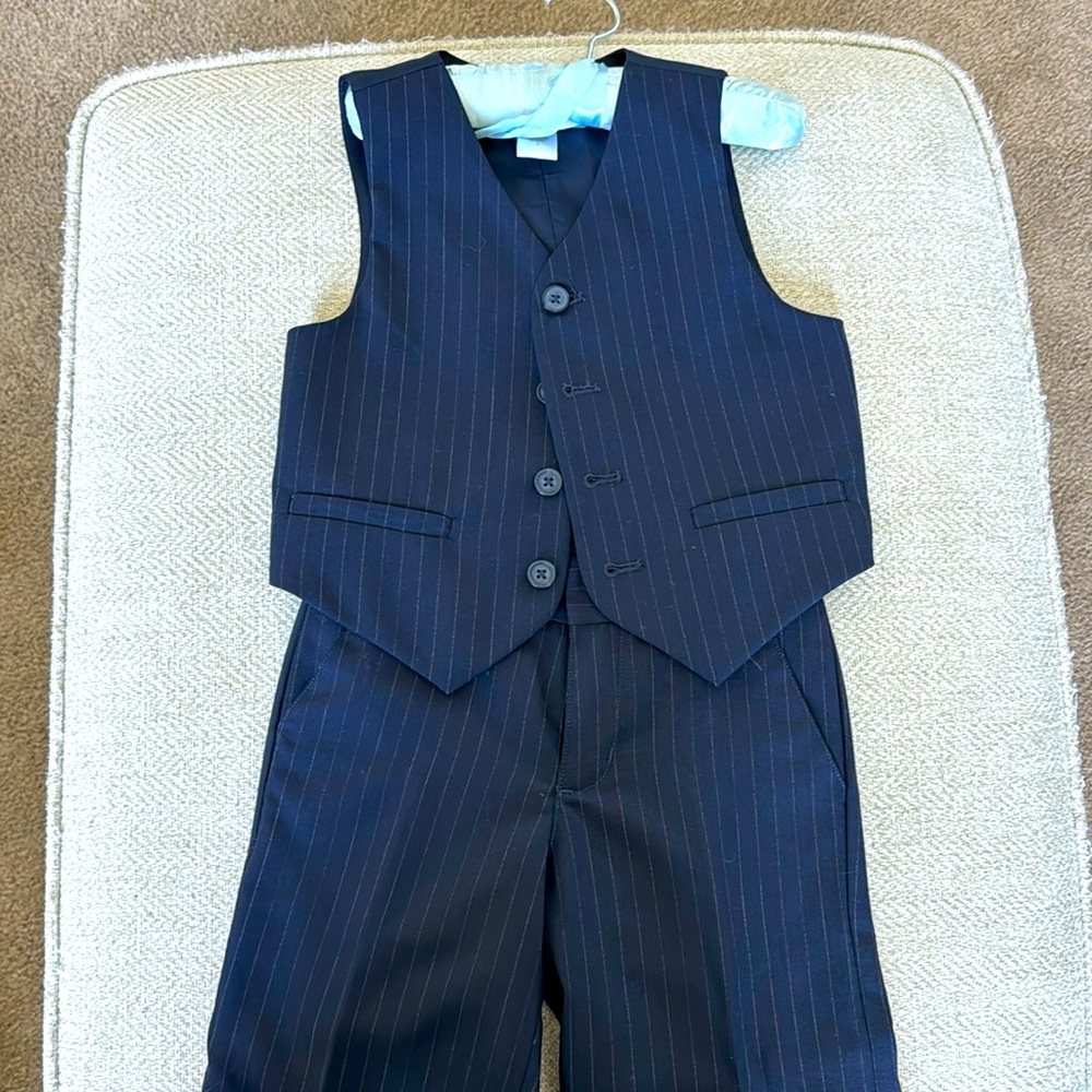 Janie and Jack Special Occasions suit, navy pinstripe, size 3